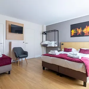 Hotel Montovani, Brujas